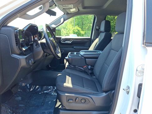 Used 2024 Chevrolet Silverado 1500 LT AWD/4WD image 14