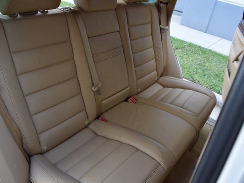 Used 2006 Volkswagen Touareg V10 TDI AWD/4WD image 48