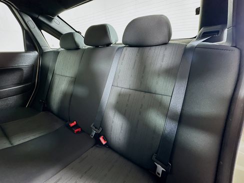 Used 2010 Ford Focus SE FWD image 21