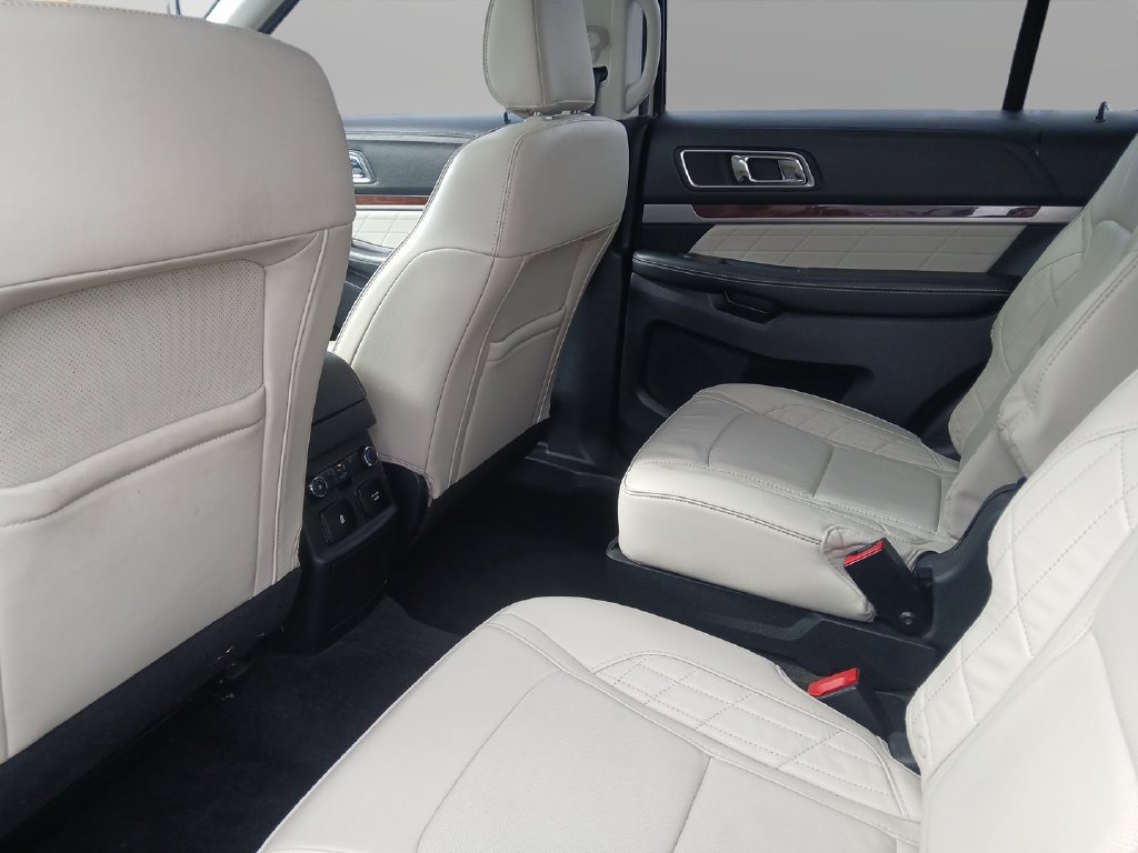 Used 2018 Ford Explorer Platinum AWD/4WD image 17