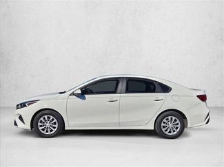 Used 2023 Kia Forte LX video 3