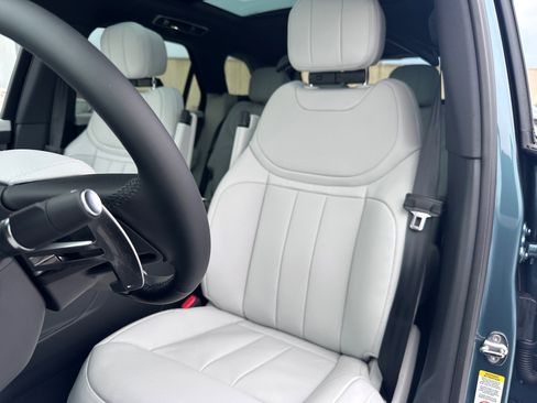 New 2026 Land Rover Range Rover Sport SE image 10