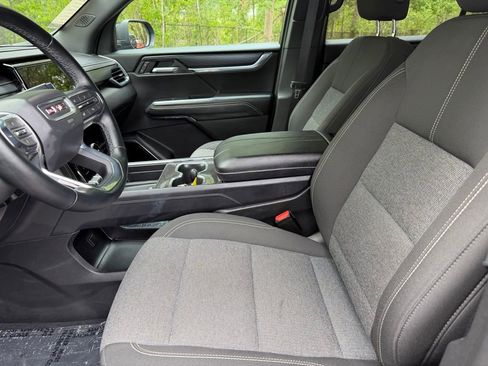 Used 2025 GMC Acadia Elevation image 20