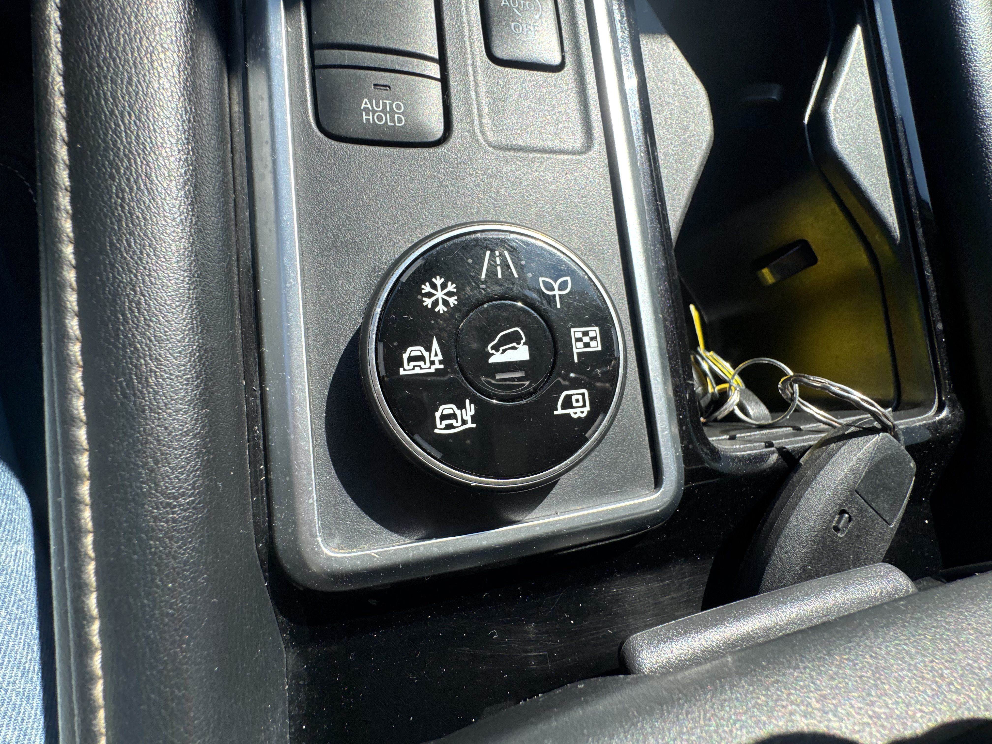 Used 2022 Nissan Pathfinder S AWD/4WD image 20