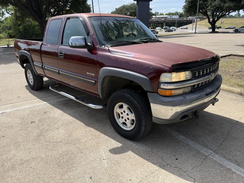 Used 2001 Chevrolet Silverado 1500 LS w/ Off-Road Chassis Pkg AWD/4WD image 3