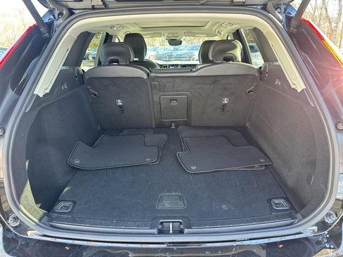 Certified 2025 Volvo XC60 B5 Core image 35