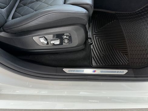 Used 2024 BMW X5 xDrive40i w/ M Sport Package AWD/4WD image 33