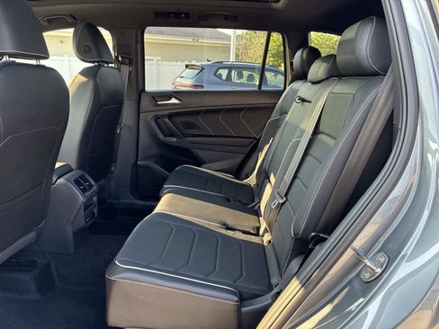Certified 2024 Volkswagen Tiguan SEL R-Line AWD/4WD image 17