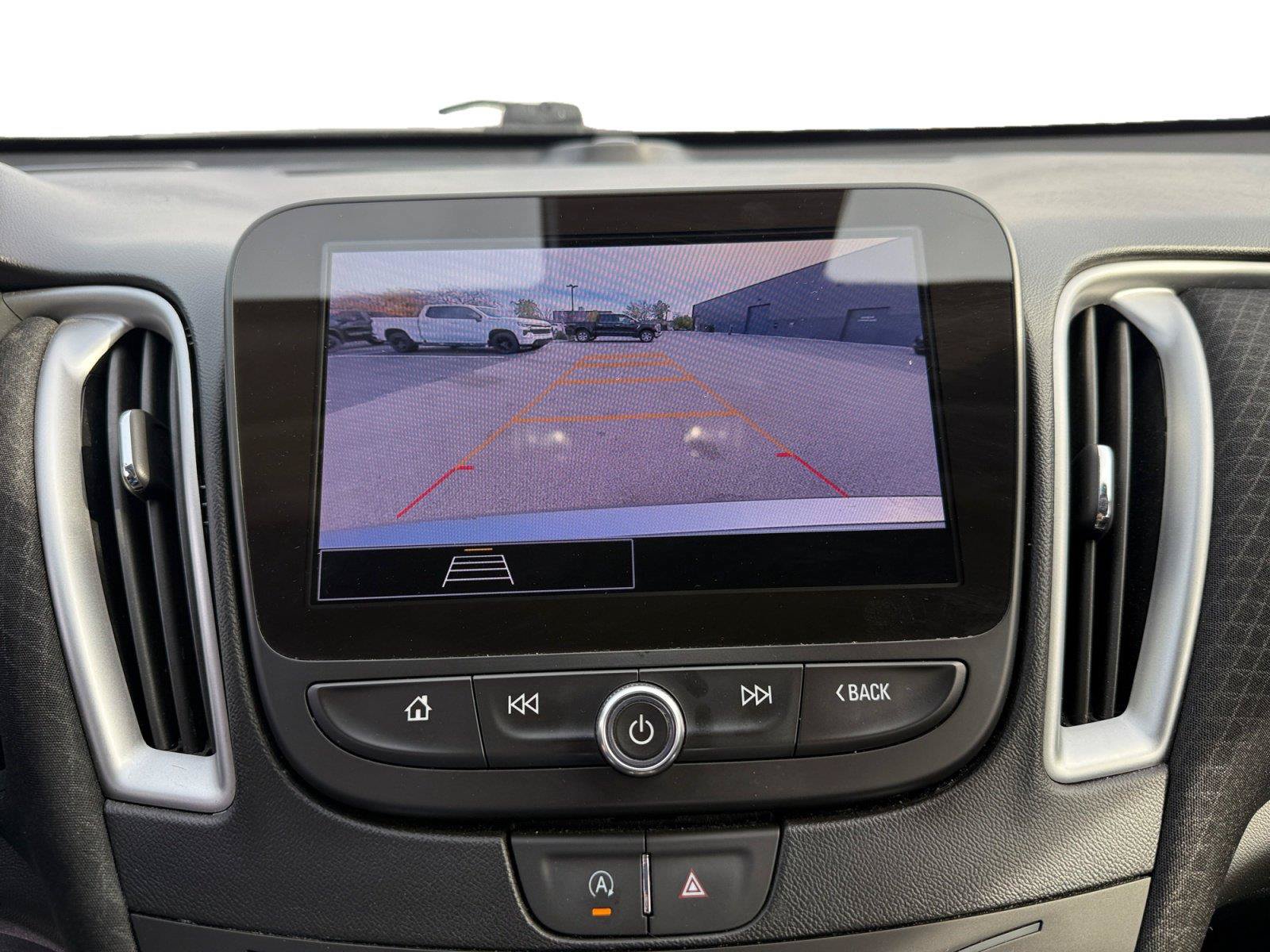 Used 2024 Chevrolet Malibu LT FWD image 17