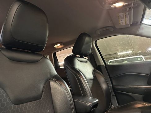 Used 2019 Jeep Compass Latitude w/ Cold Weather Group image 16