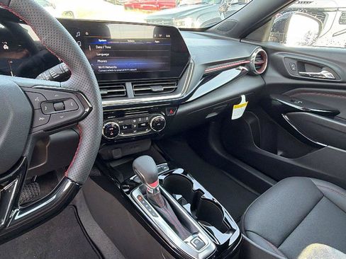 New 2026 Chevrolet Trax RS w/ Sunroof Package FWD image 7