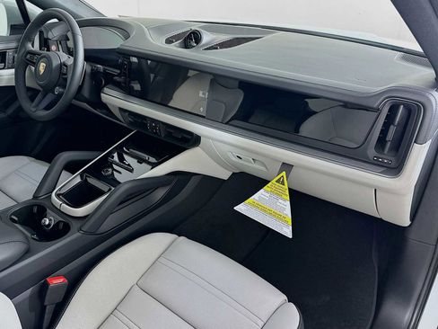 New 2026 Porsche Cayenne Coupe image 30