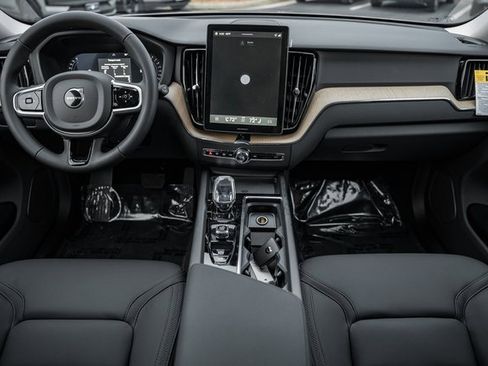 New 2026 Volvo XC60 B5 Plus w/ Protection Package Premier image 21