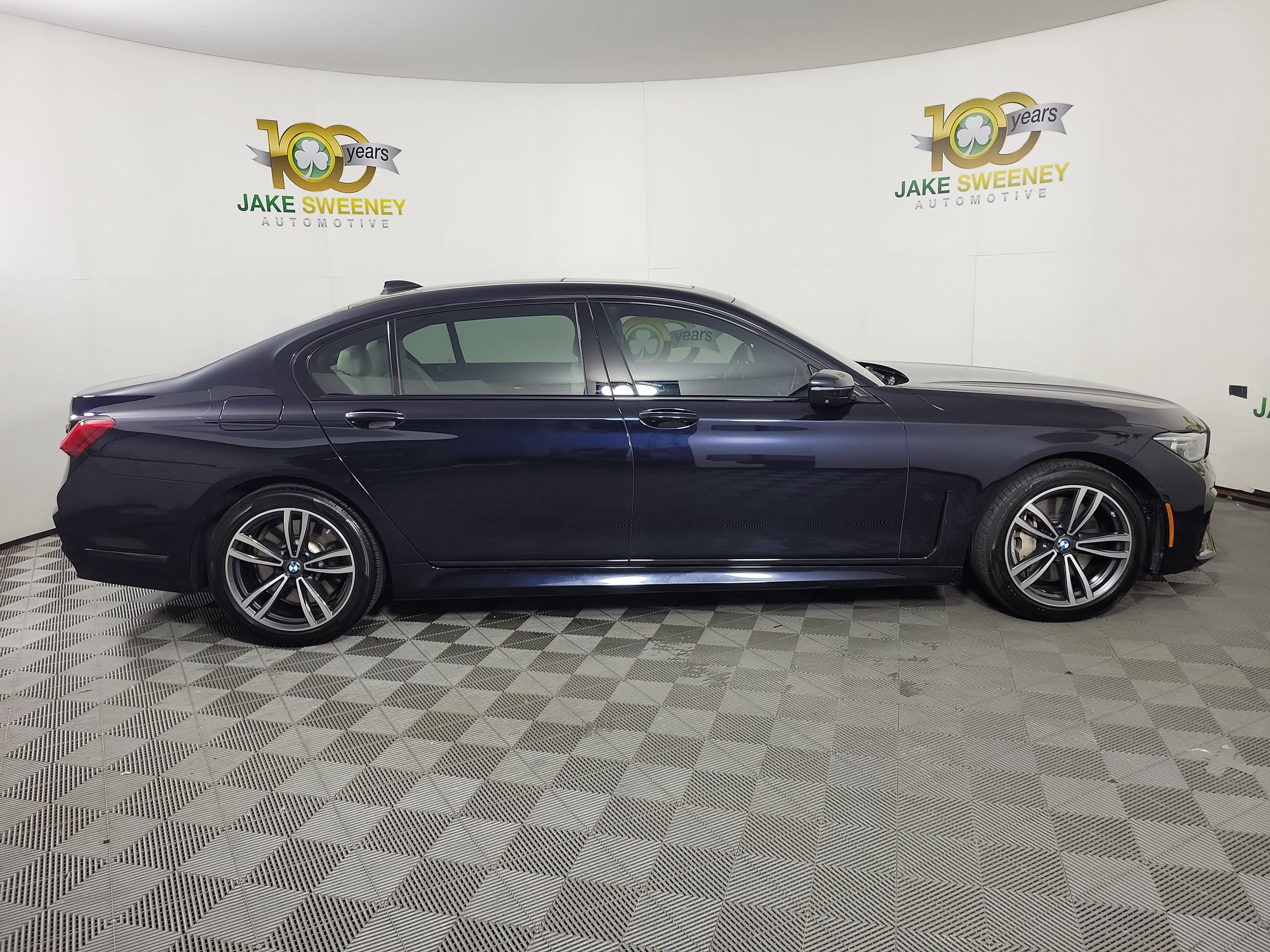Used 2022 BMW 750i xDrive w/ M Sport Package AWD/4WD image 8