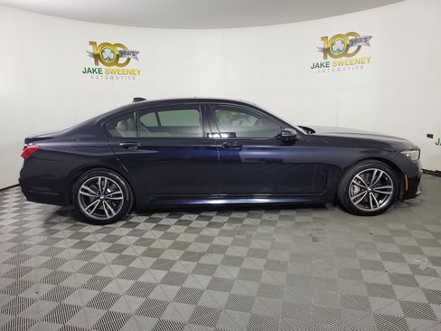 Used 2022 BMW 750Li xDrive AWD/4WD image 8