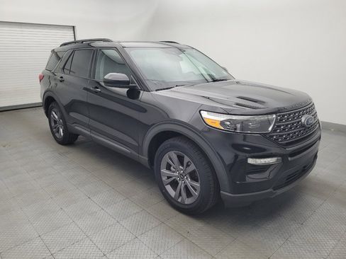 Used 2022 Ford Explorer XLT w/ Equipment Group 202A AWD/4WD image 13