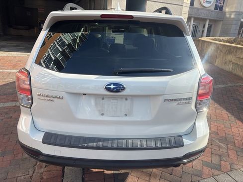 Used 2017 Subaru Forester 2.5i Touring image 4