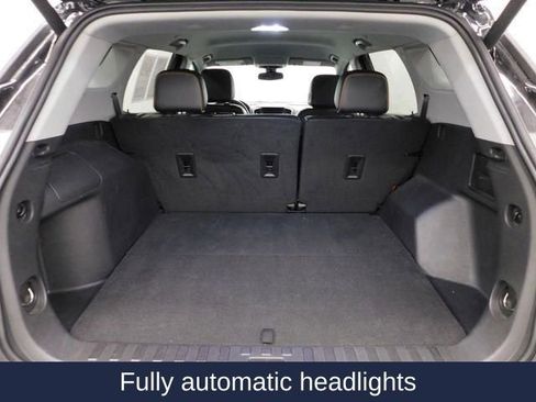 Used 2023 GMC Terrain AT4 image 17