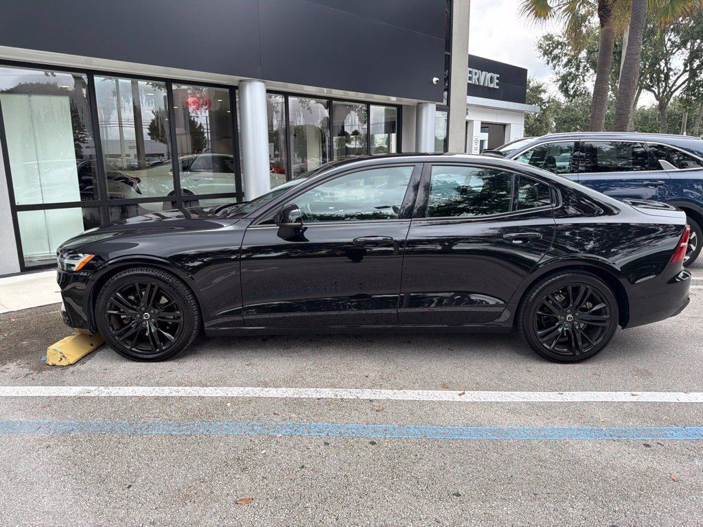 Used 2024 Volvo S60 B5 Plus AWD/4WD image 3