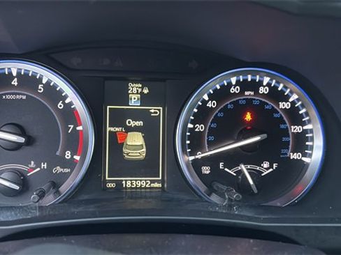 Used 2016 Toyota Highlander XLE image 11