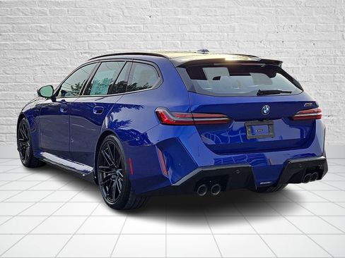 New 2026 BMW M5 Touring image 3