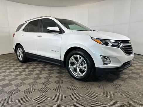 Used 2021 Chevrolet Equinox LT image 2