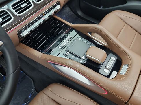 Certified 2026 Mercedes-Benz GLS 450 4MATIC image 11