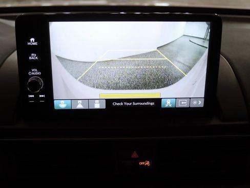 Used 2024 Honda Pilot Touring image 22