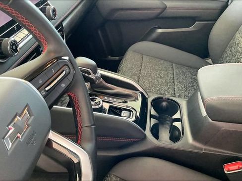 Used 2023 Chevrolet Colorado Z71 w/ Advanced Trailering Package AWD/4WD image 12