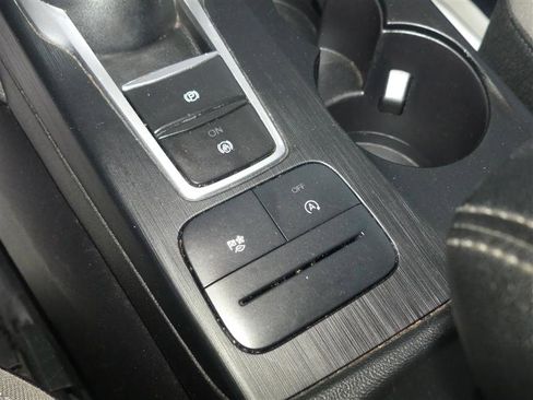 Used 2022 Ford Escape SE w/ Cold Weather Package AWD/4WD image 39