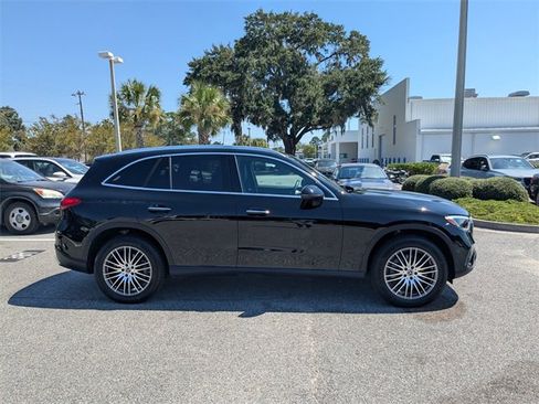 Used 2025 Mercedes-Benz GLC 300 image 4