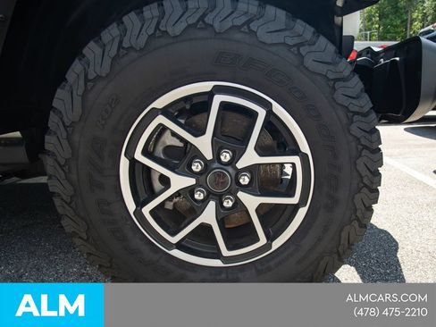 Used 2025 Jeep Wrangler Unlimited Rubicon w/ Convenience Group AWD/4WD image 20