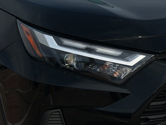 Certified 2025 Toyota RAV4 LE AWD/4WD image 28