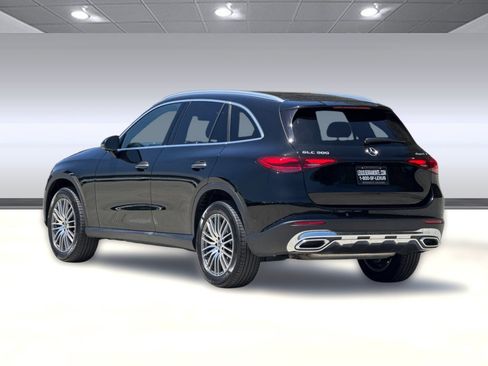 Used 2024 Mercedes-Benz GLC 300 4MATIC image 3