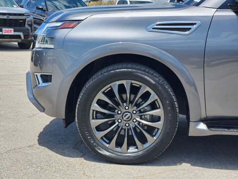 Used 2024 Nissan Armada Platinum w/ Captain's Chairs Package AWD/4WD image 9