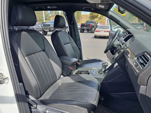 Used 2022 Volkswagen Tiguan SE R-Line image 13