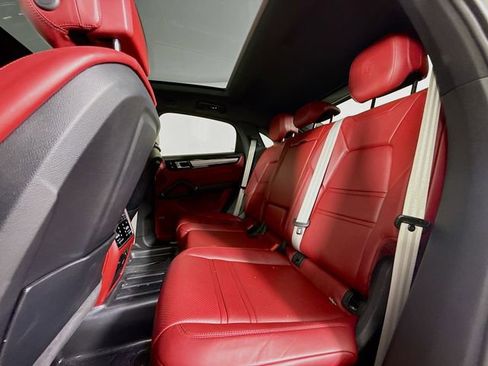 Used 2023 Porsche Cayenne Coupe image 23