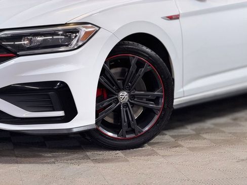 Used 2019 Volkswagen Jetta GLI image 2