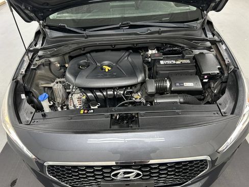 Used 2018 Hyundai Elantra GT FWD image 23