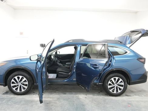 Used 2022 Subaru Outback Premium image 24