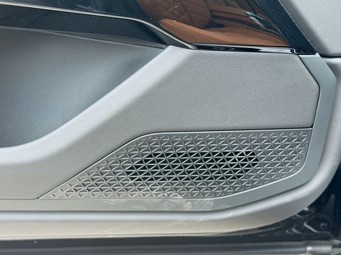 New 2026 BMW 740i w/ Premium Package RWD image 24