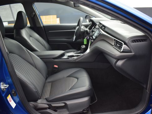 Used 2019 Toyota Camry SE image 10