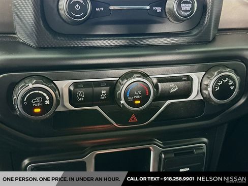 Used 2018 Jeep Wrangler Unlimited Sport AWD/4WD image 15