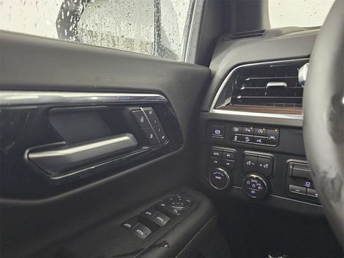 New 2026 Chevrolet Suburban Premier w/ Sun And Tow Package image 31