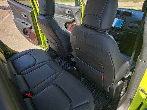 Used 2018 Jeep Renegade Trailhawk image 11