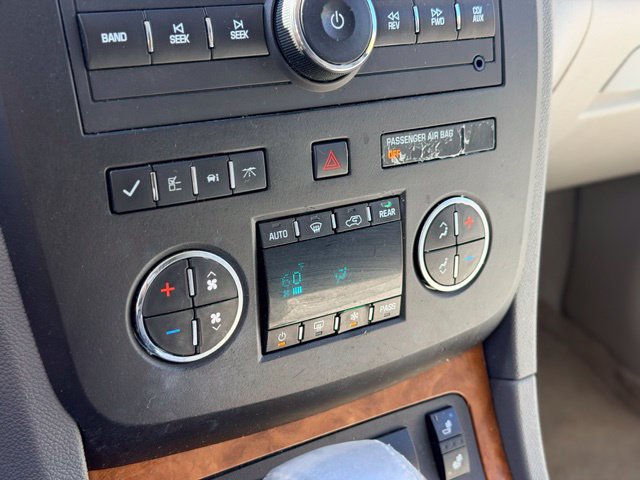 Used 2011 Buick Enclave CXL FWD image 13