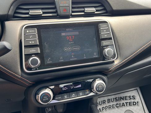 Used 2022 Nissan Versa SR FWD image 18