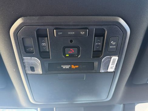 Used 2026 Toyota Sequoia Platinum image 29