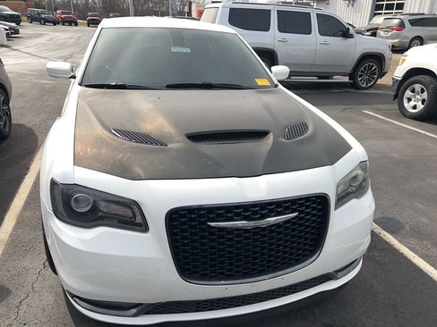 Used 2018 Chrysler 300 S image 3