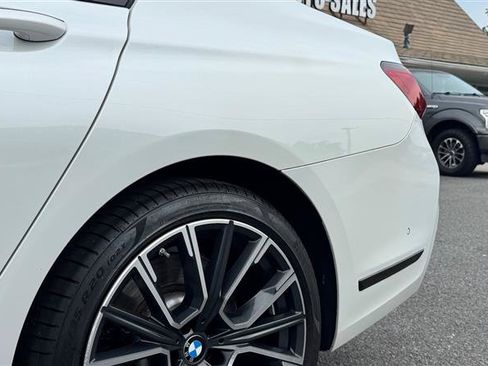 Used 2022 BMW 740i w/ M Sport Package RWD image 13
